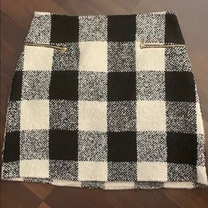 Plaid black and white skirt